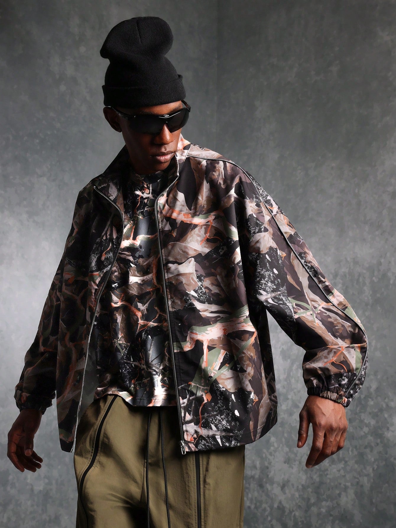 Regular Fit Zip-Up Funnel Neck Camo Printed Nylon Track Jacket