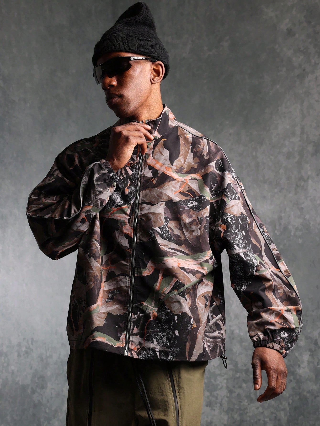 Regular Fit Zip-Up Funnel Neck Camo Printed Nylon Track Jacket