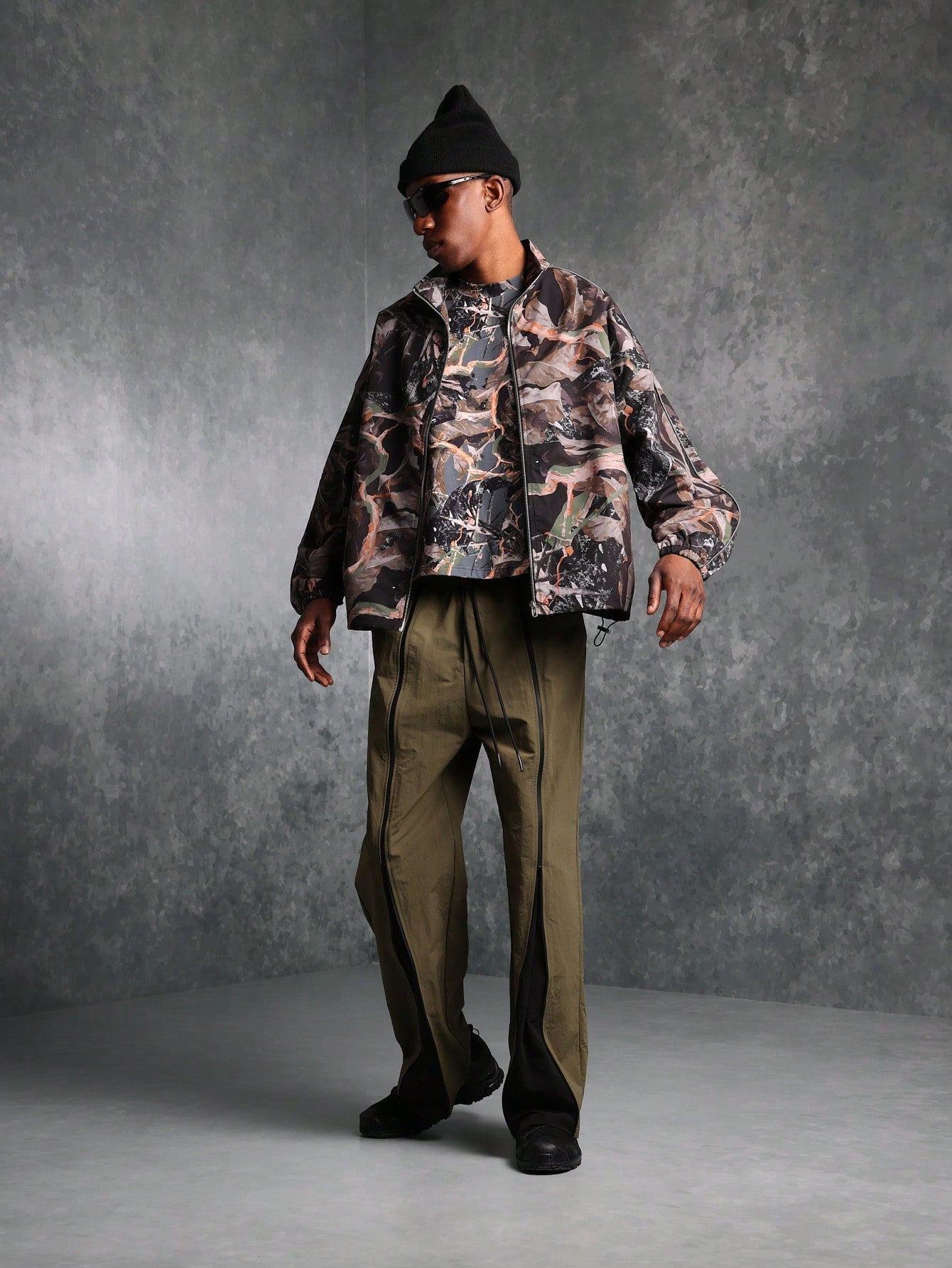 Regular Fit Zip-Up Funnel Neck Camo Printed Nylon Track Jacket