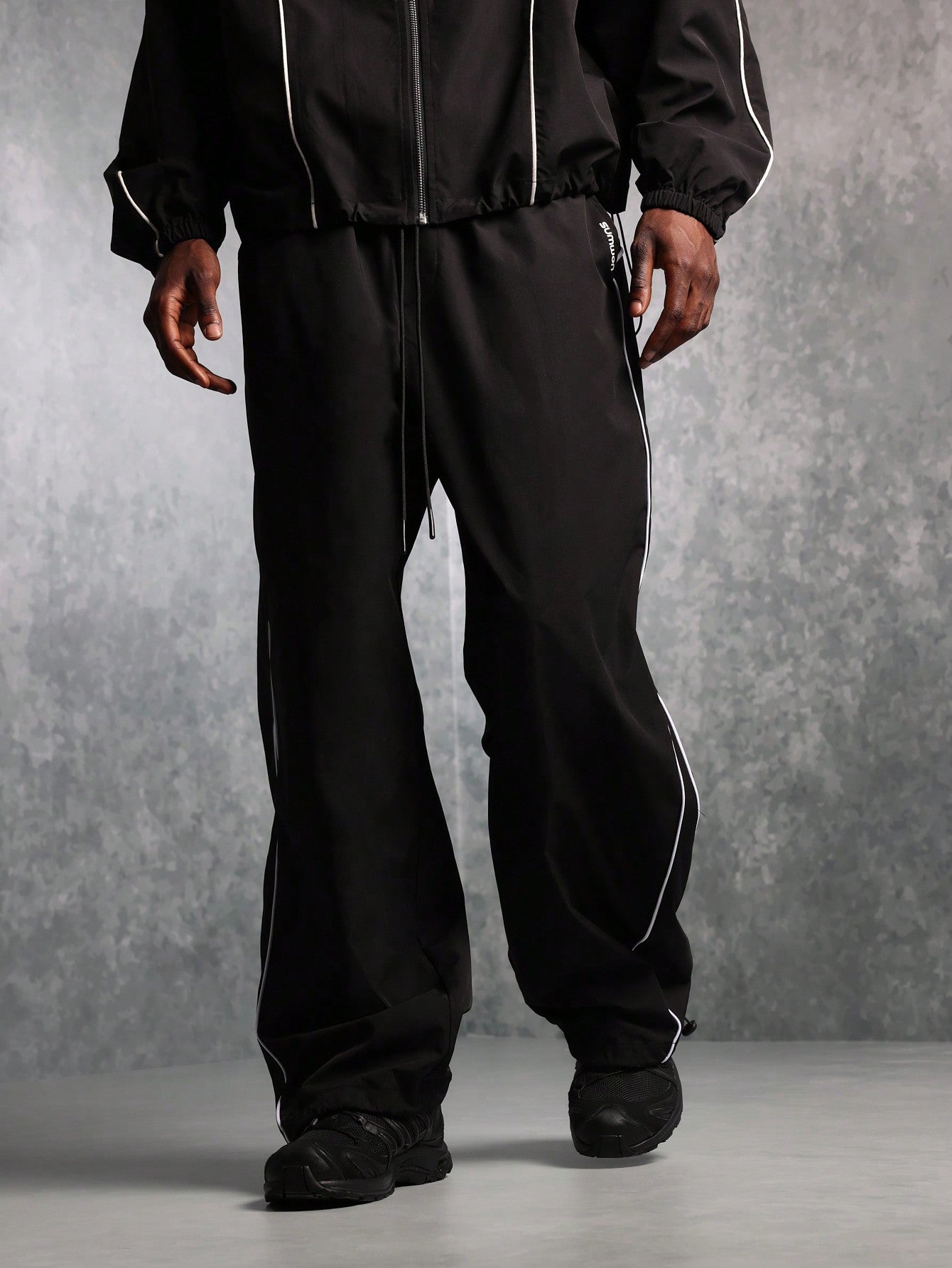 Loose Fit Nylon Parachute Pant With Piping