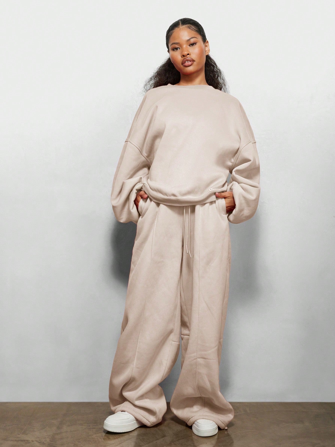 SUMWON WOMEN Oversized Crew Neck Sweatshirt And Wide Leg Sweatpants 2 Piece Set