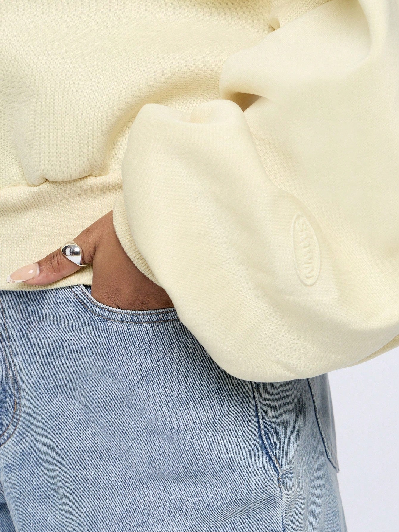 SUMWON WOMEN Oversized Cropped Hoodie With Embossed Logo