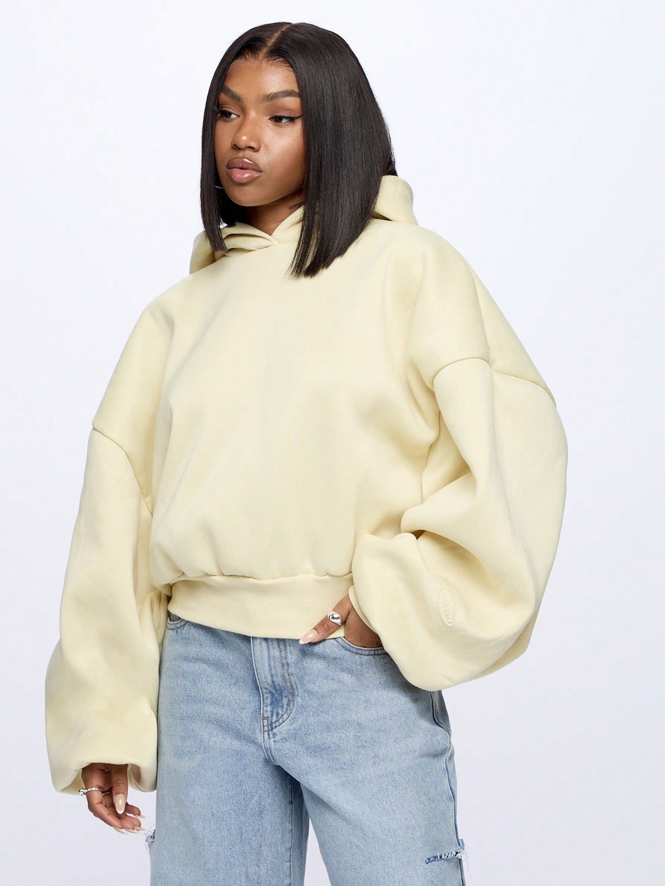 SUMWON WOMEN Oversized Cropped Hoodie With Embossed Logo