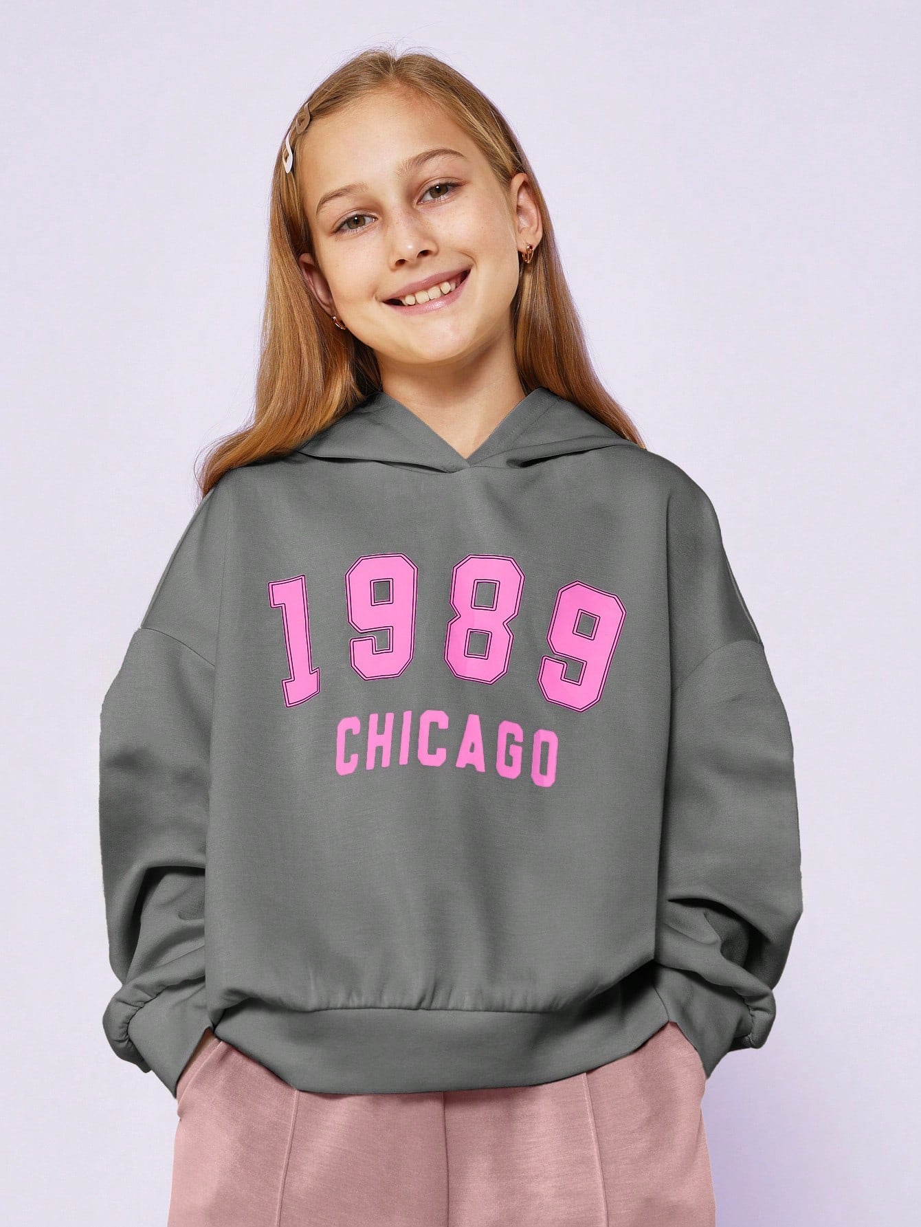 Tween Girls Regular Fit Overhead Chicago Graphic Print Hoodie And Straight Fit Jogger 2 Piece Set