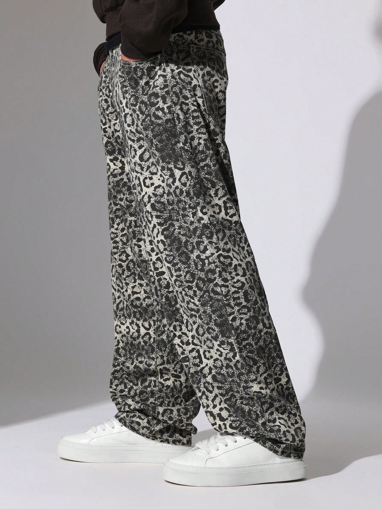 Skater Fit Leopard Printed Pant