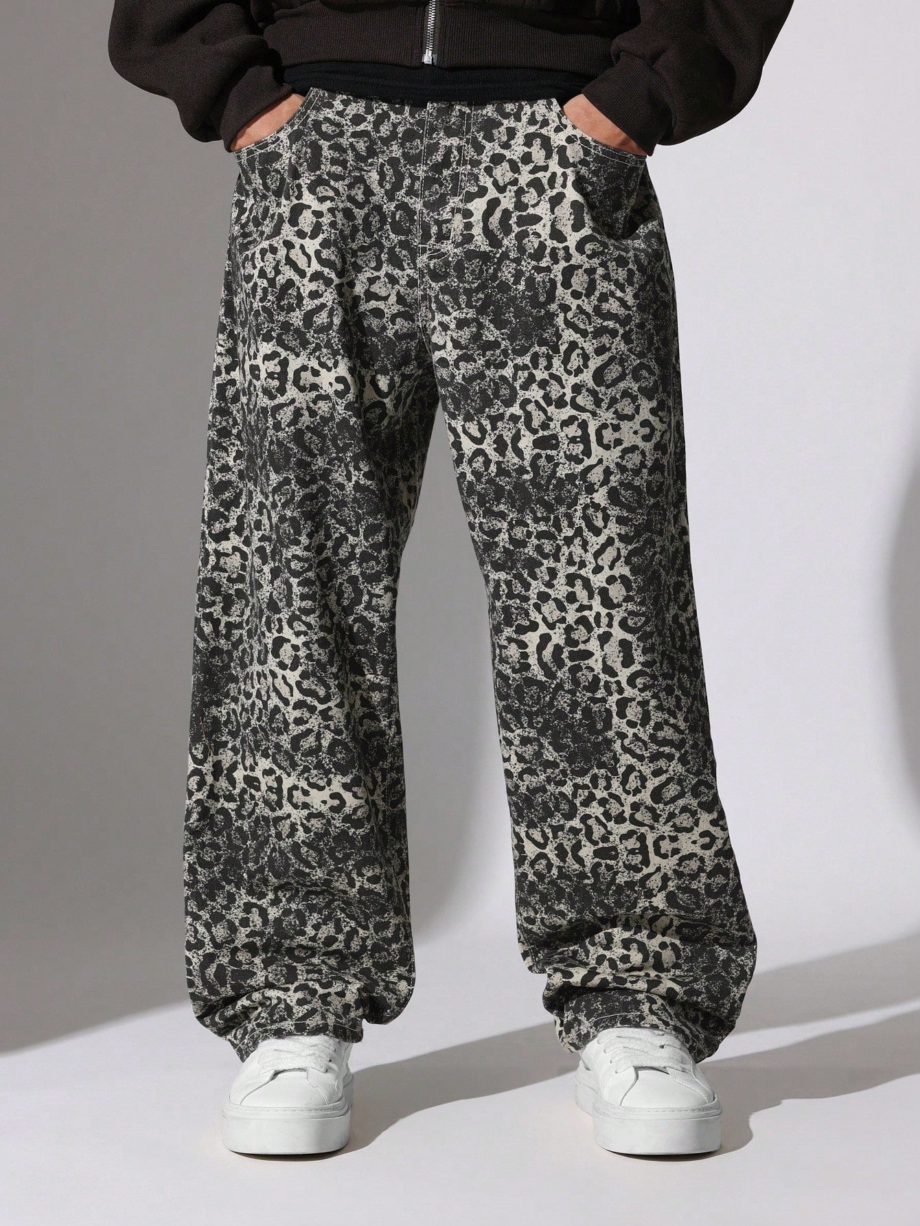 Skater Fit Leopard Printed Pant