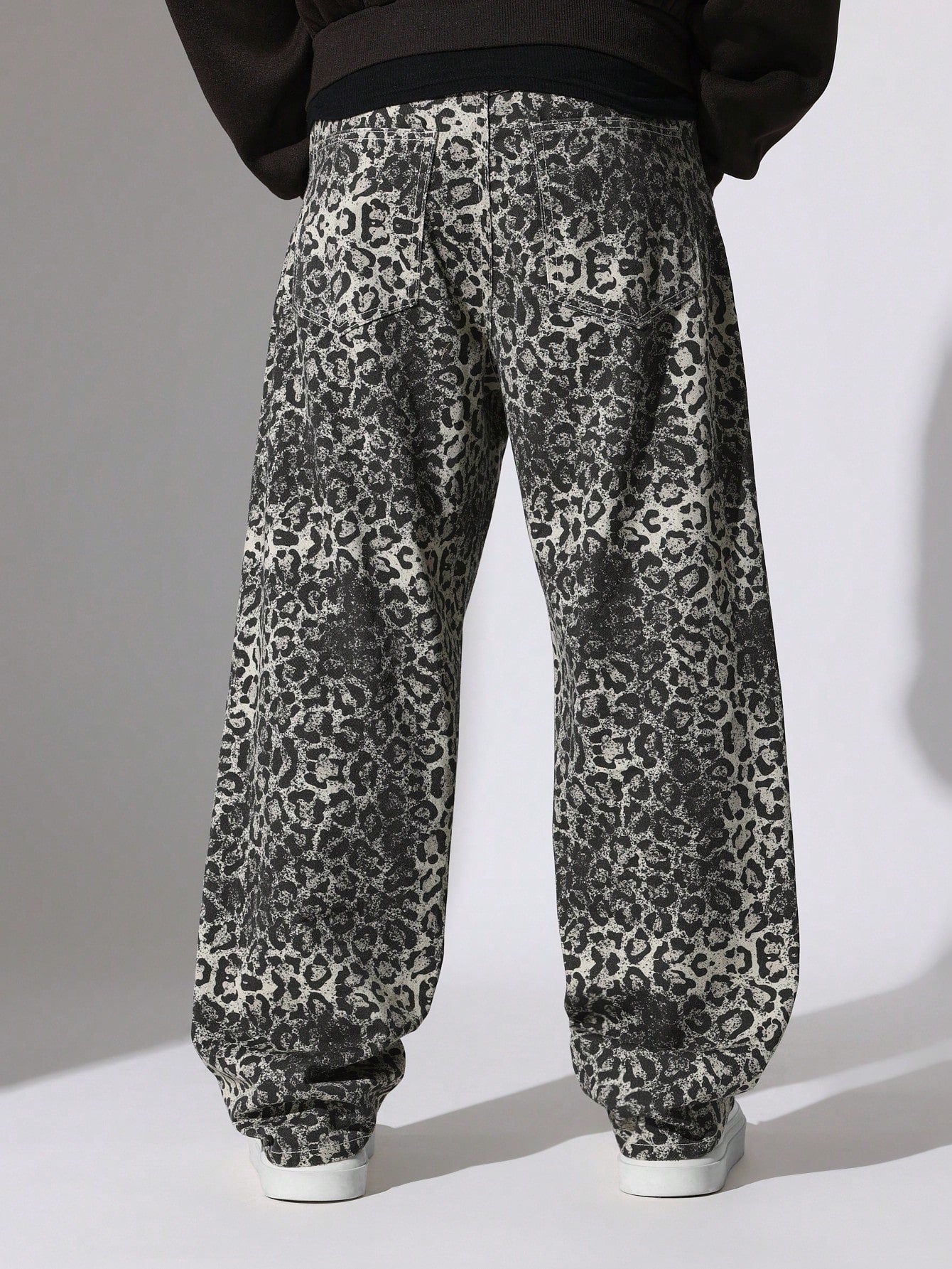 Skater Fit Leopard Printed Pant