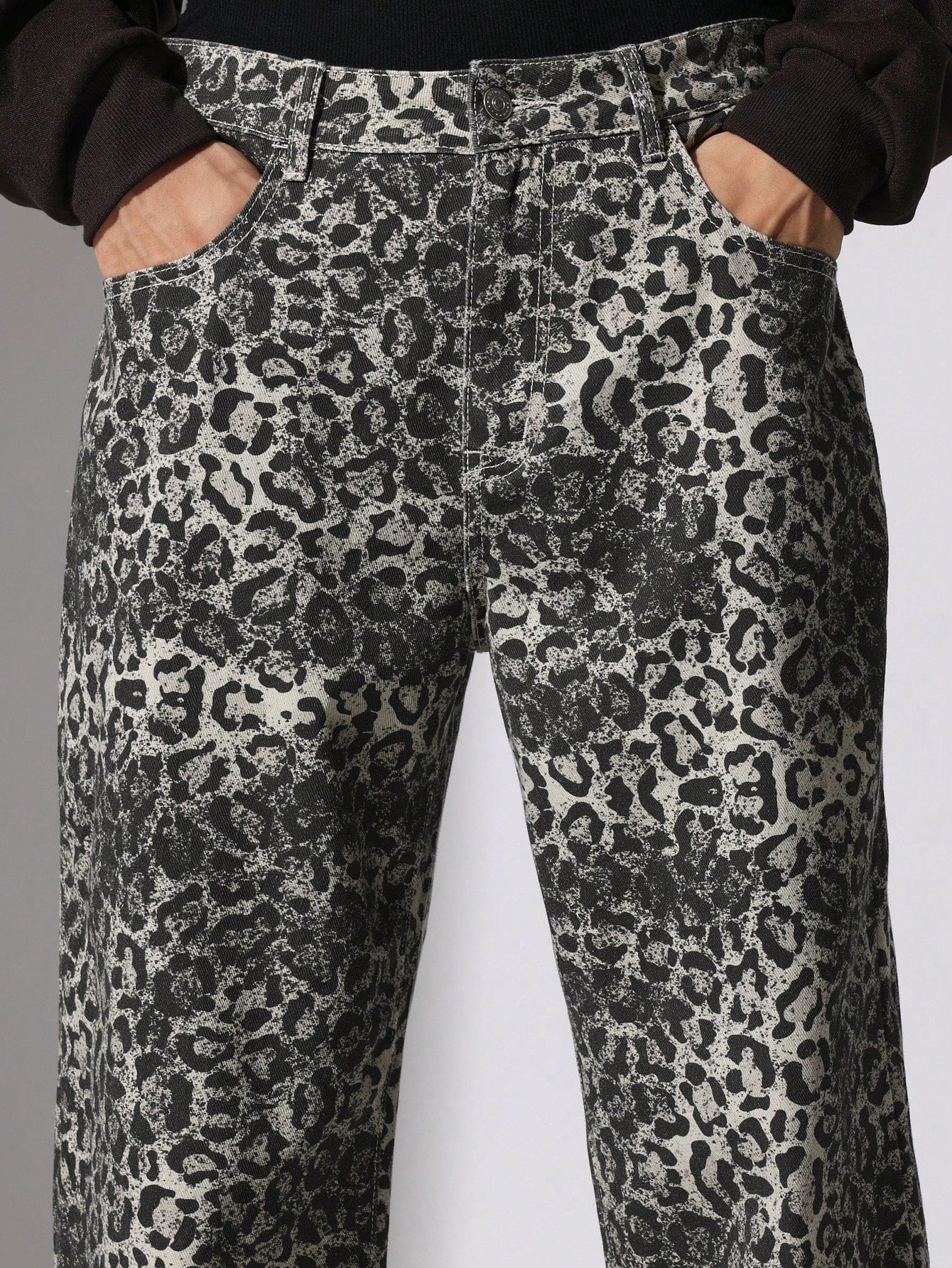 Skater Fit Leopard Printed Pant