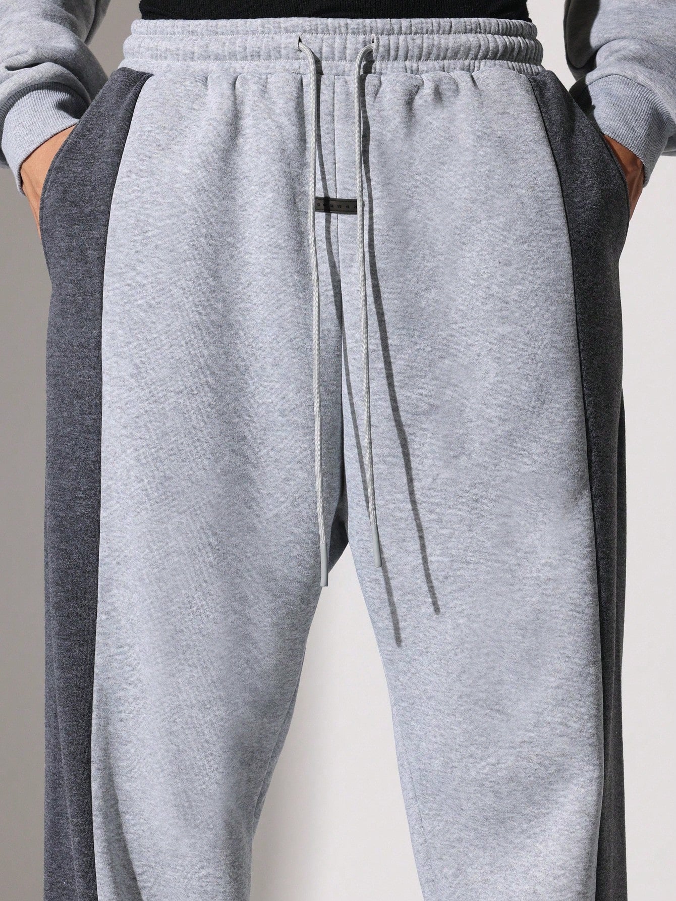 Straight Fir Sweatpants With Contrast Side Panels & Drawstrings