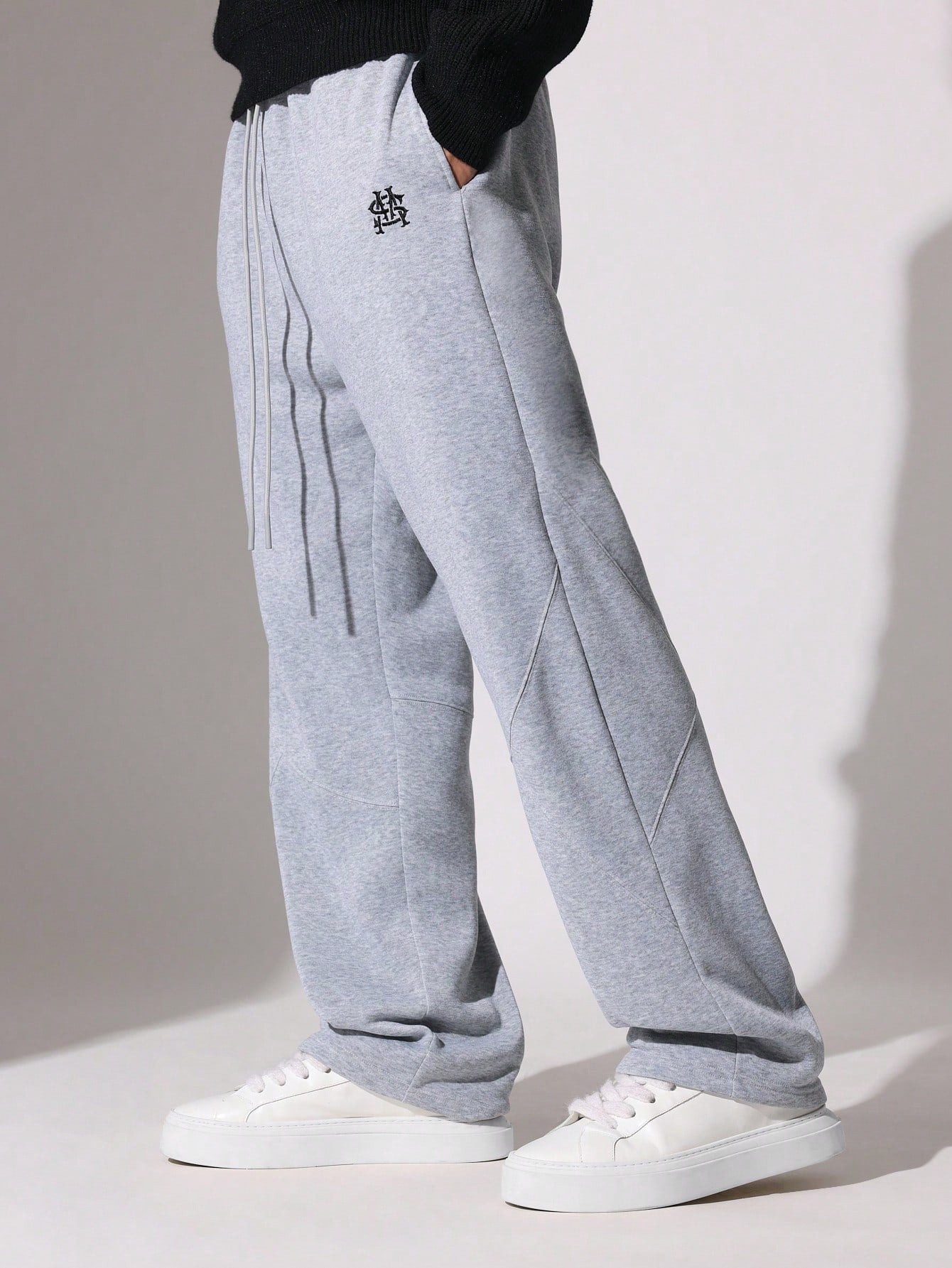 Straight Fit Sweatpants With Small Embroidery Pattern & Drawstrings