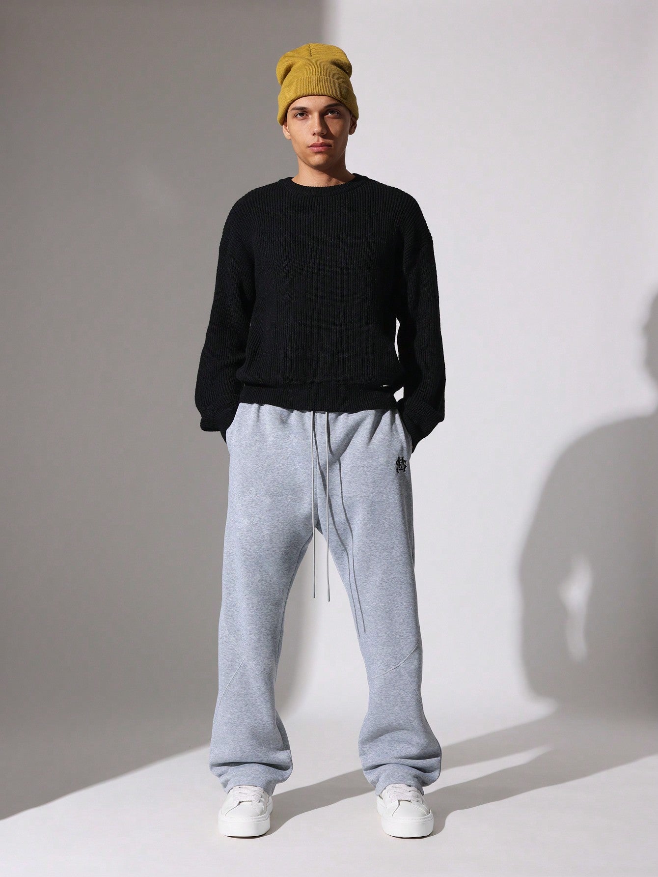 Straight Fit Sweatpants With Small Embroidery Pattern & Drawstrings