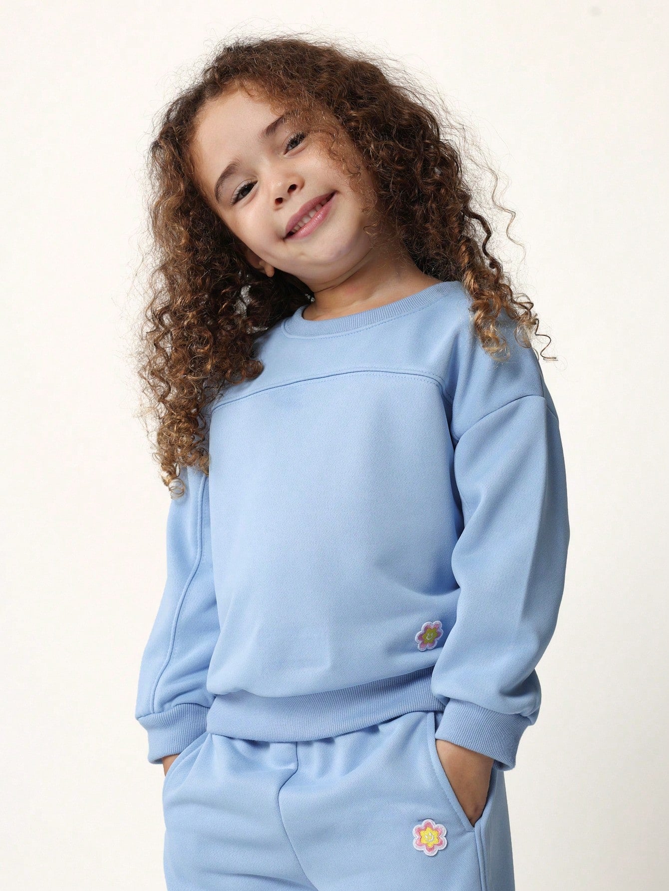 Young Girls Comfy Regular Fit Seam Detail Sweatshirt With Embroidered Flower Patch