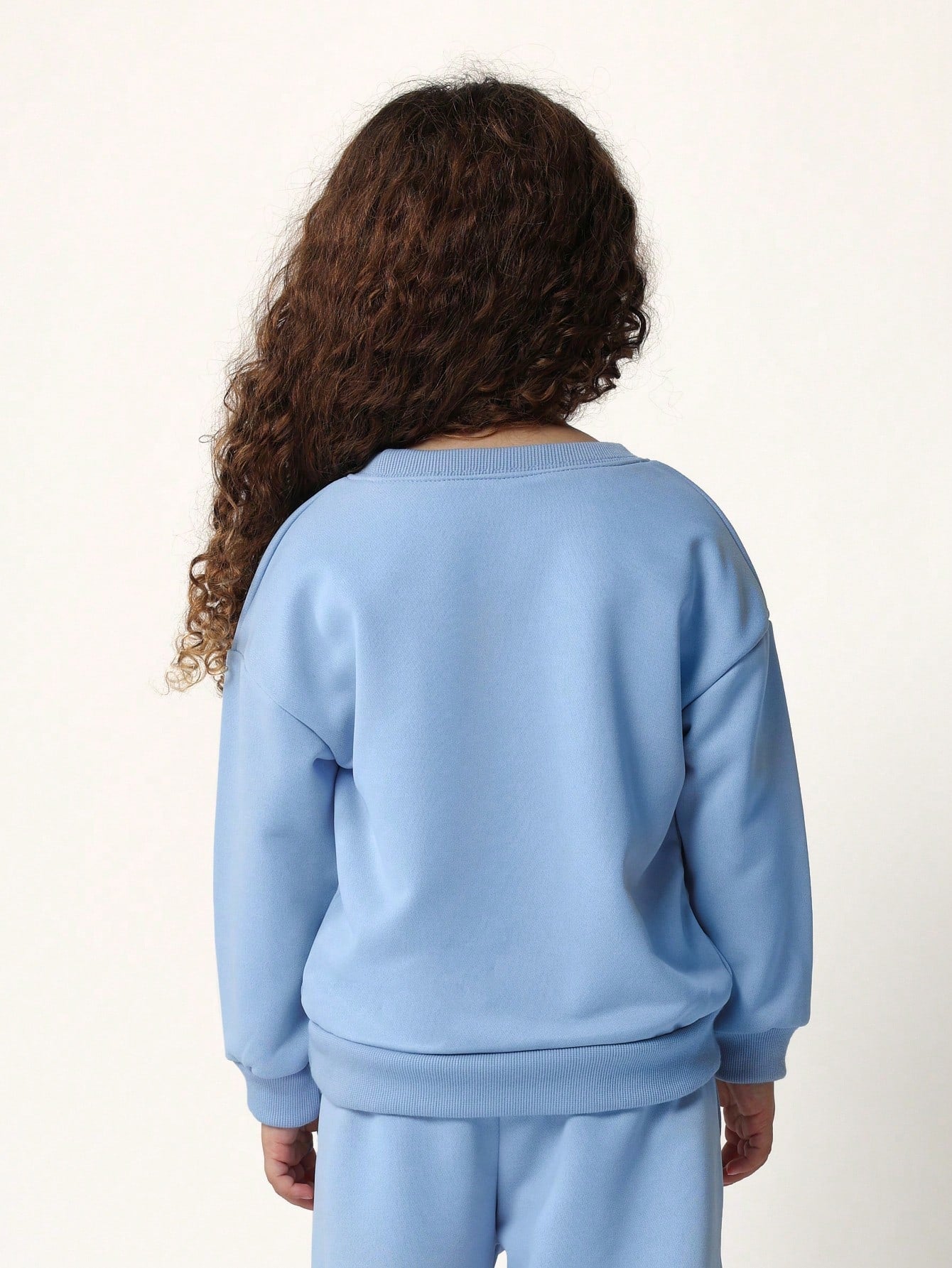 Young Girls Comfy Regular Fit Seam Detail Sweatshirt With Embroidered Flower Patch