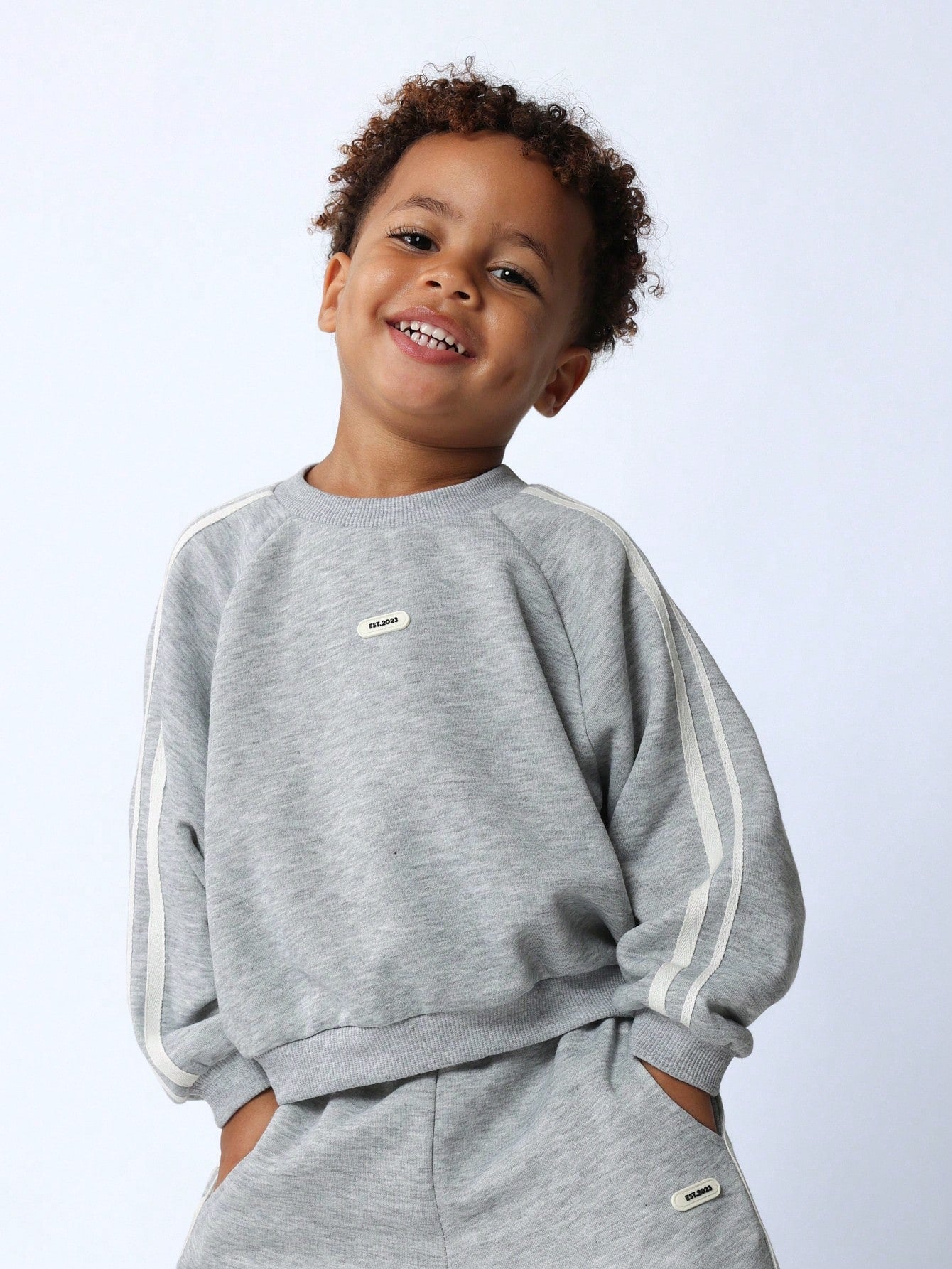 Young Boys Comfy Raglan Crew Neck Sweatshirt And Jogger 2 Piece Set