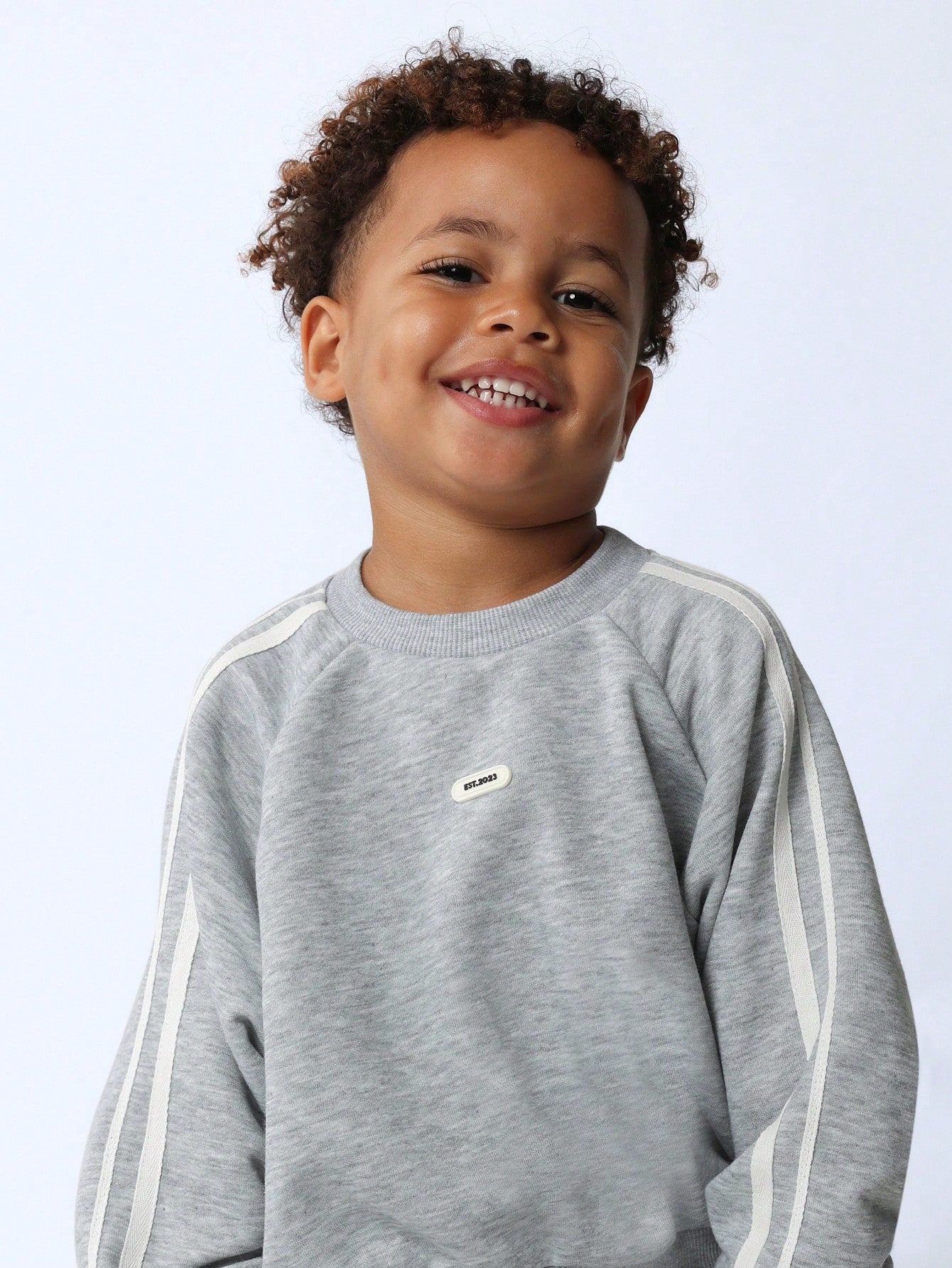 Young Boys Comfy Raglan Crew Neck Sweatshirt And Jogger 2 Piece Set