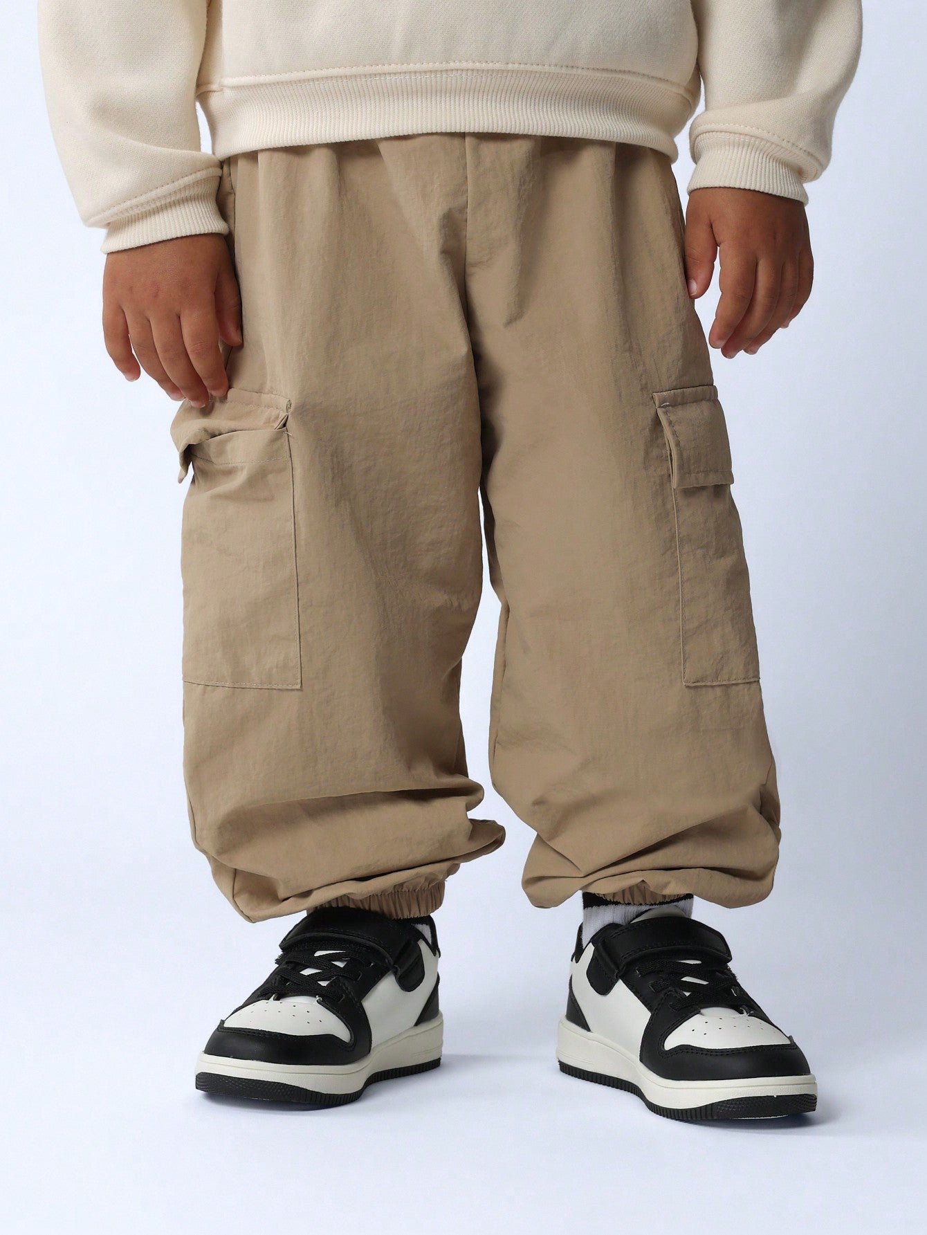 Young Boys Comfy Crew Neck Sweatshirt And Cargo Jogger 2 Piece Set