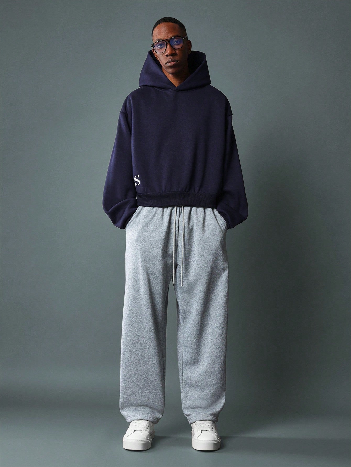 Crop Fit Overhead Hoodie And Contrast Colour Straight Fit Sweatpants 2 Piece Set