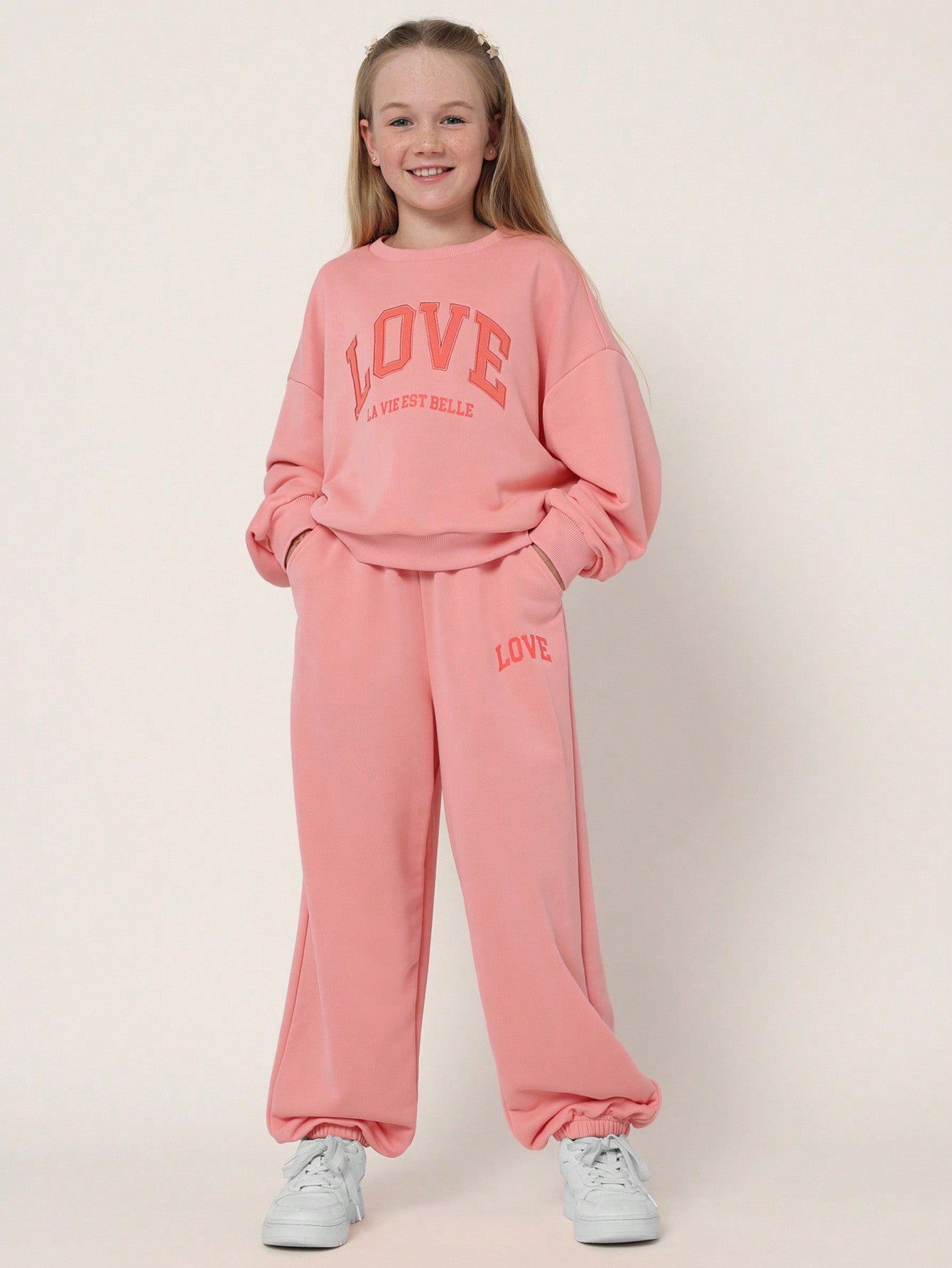 Tween Girls Comfy Regular Fit Crewneck Sweatshirt And Straight Fit Jogger With Applique Embroidery Pant 2 Piece Set