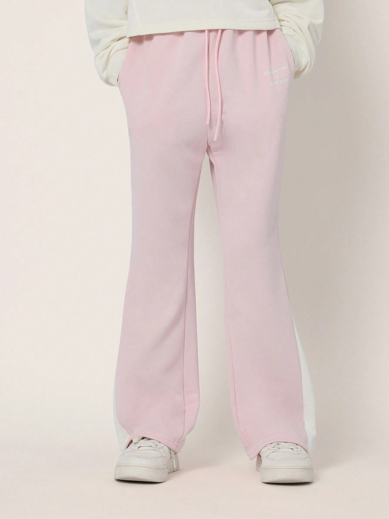 Tween Girls Comfy Flare Fit Contrast Panel Sweatpants With Small Graphic Print & Drawstrings