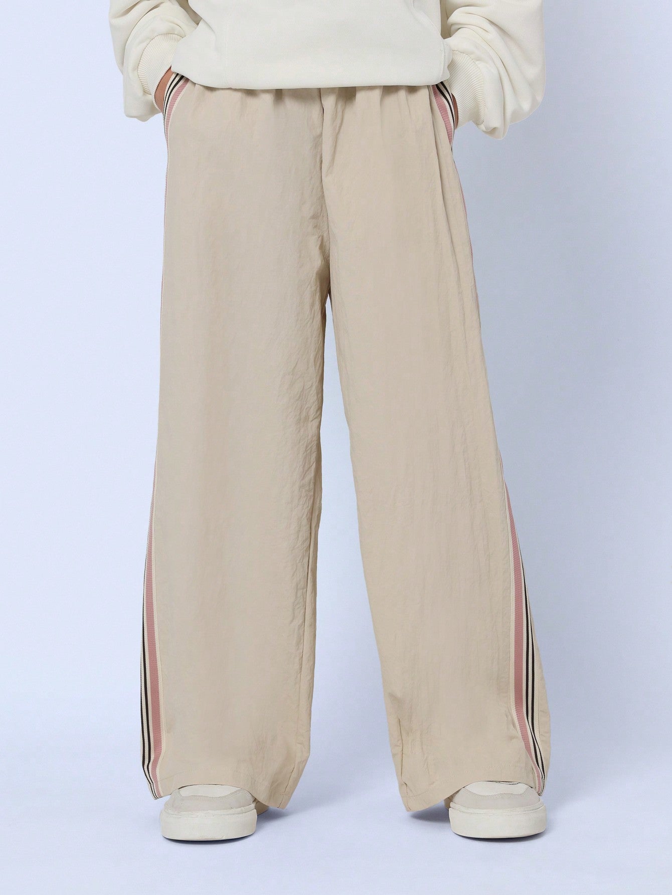 Tween Girls Comfy Straight Fit Parachute Pant With Stripe Tape Detail