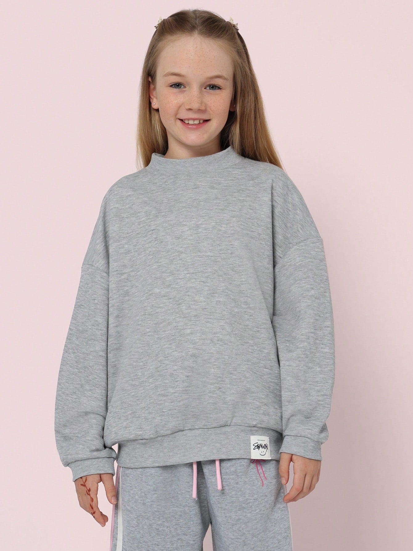 Tween Girls Comfy Straight Fit Sweatpants With Tape & Embroidered Ribbon