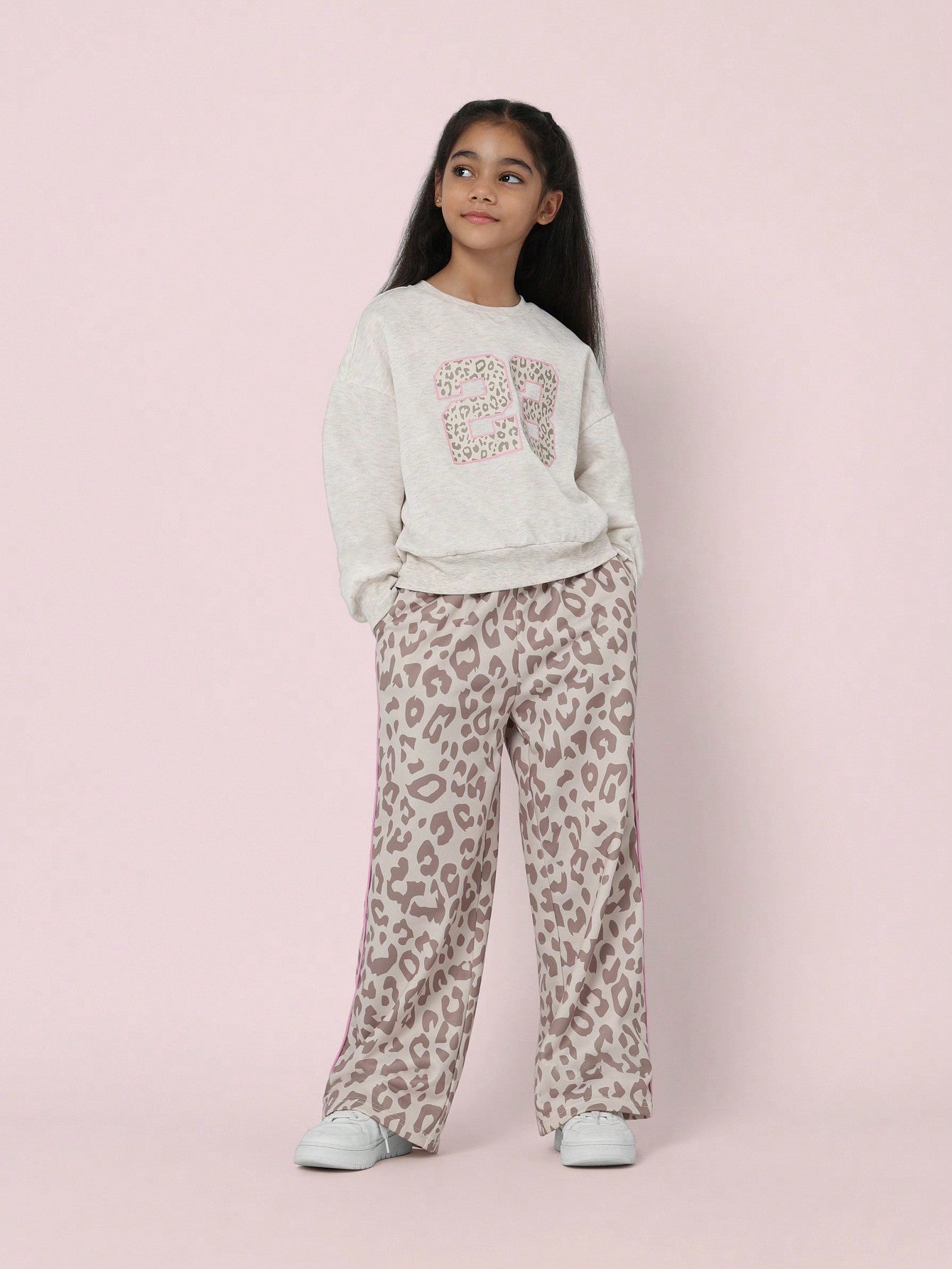 Tween Girls Comfy Regular Fit Crewneck Sweatshirt With Leopard Print Appliqye And Straight Fit Leopard Printed Pant 2 Piece Set