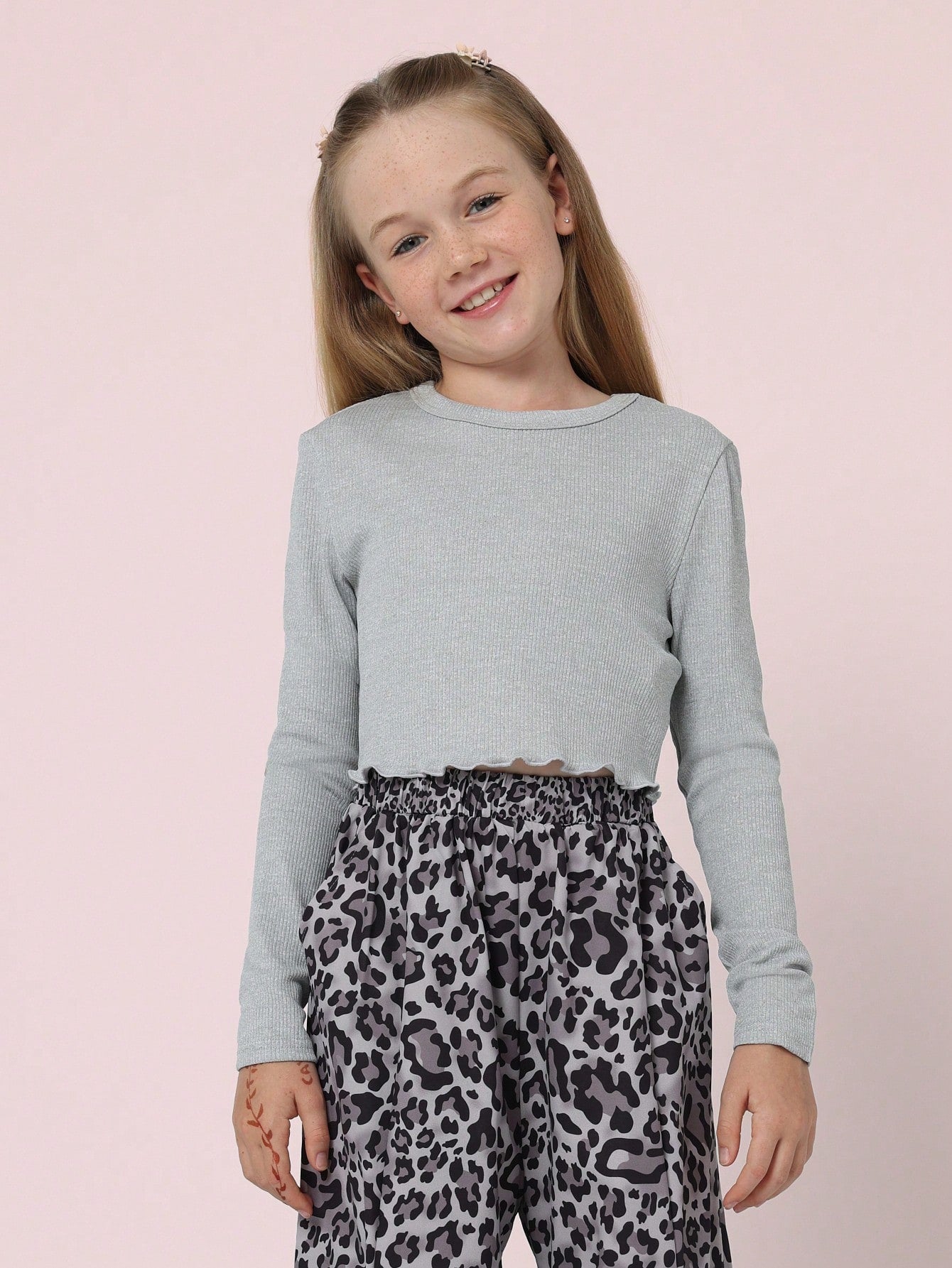 Tween Girls Comfy Slim Fit Crop Long Sleeve Tee And Leopard Printed Bow Pocket Cargo Parachute Pant 2 Piece Set