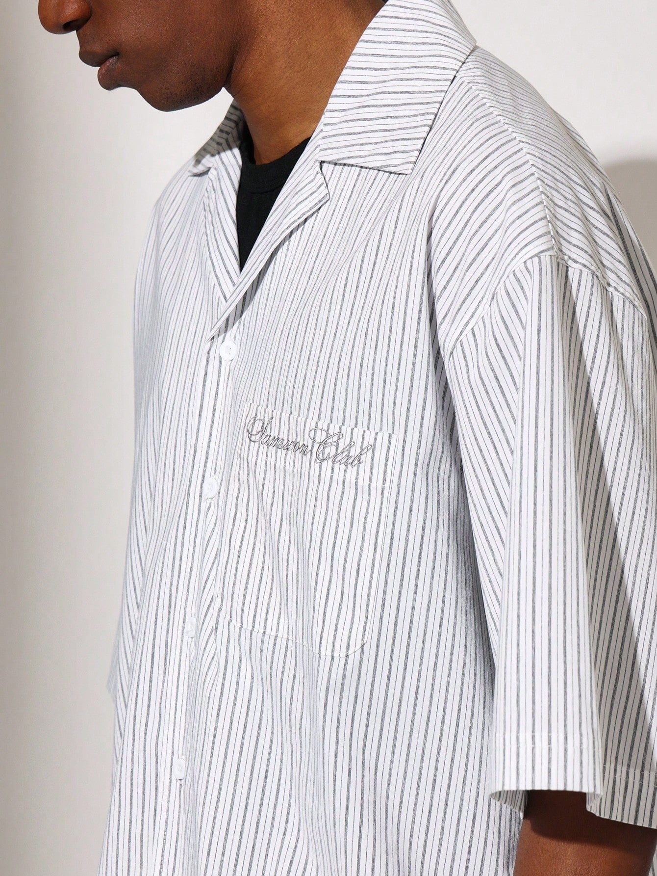 Boxy Fit Elbow Sleeve Stripe Shirt With Embroidery Pattern