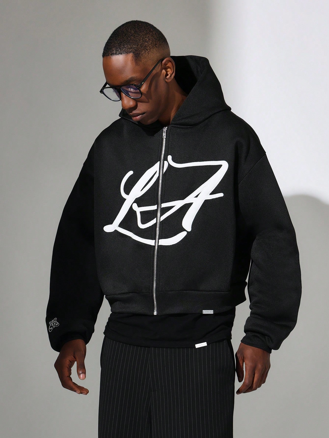 Crop Fit Zip-Up Hoodie With Embroidery Pattern