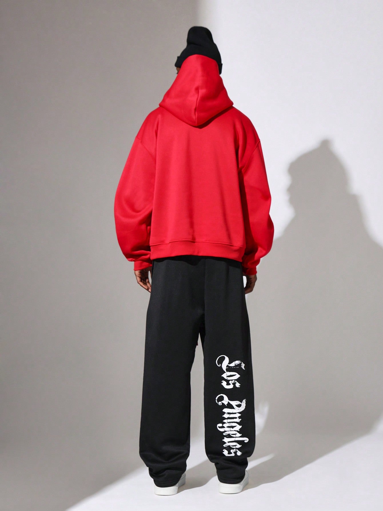 Regular Fit Overhead Hoodie And Contrast Colour Straight Fit Drop Crotch Sweatpants With Graphic Print 2 Piece Set