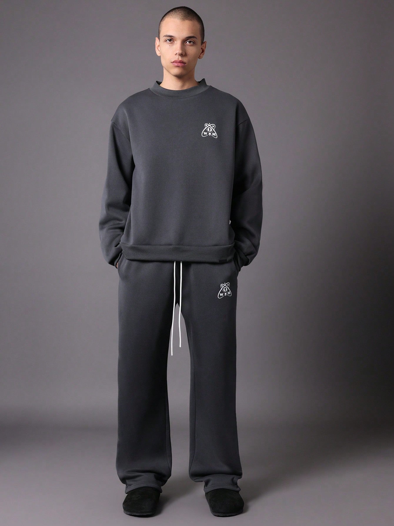 Regular Fit Sweatshirt And Straight Fit Sweatpants With Graphic Print 2 Piece Set