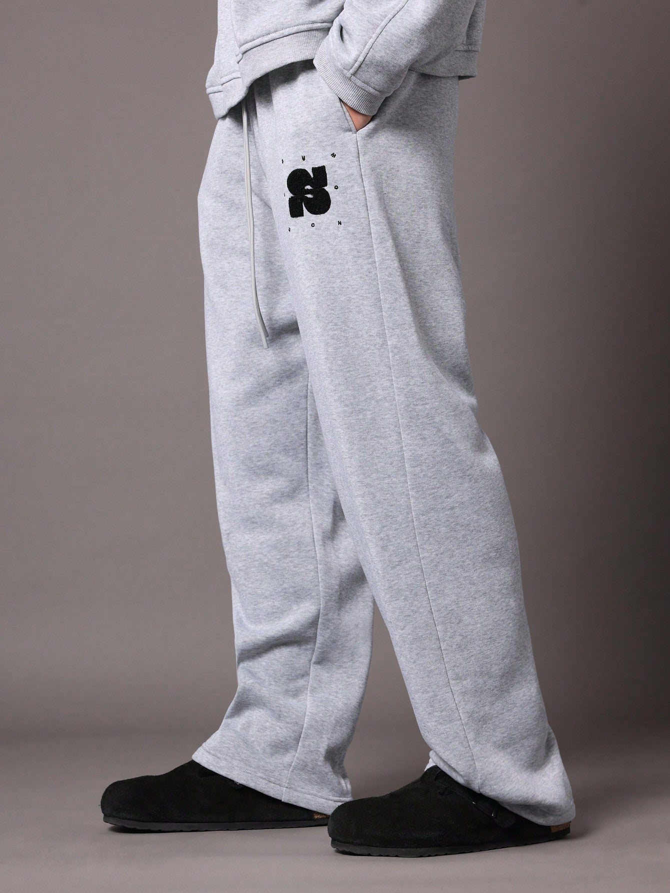 Drop Crotch Sweatpants With Drawstrings & Applique Embroidery Pattern