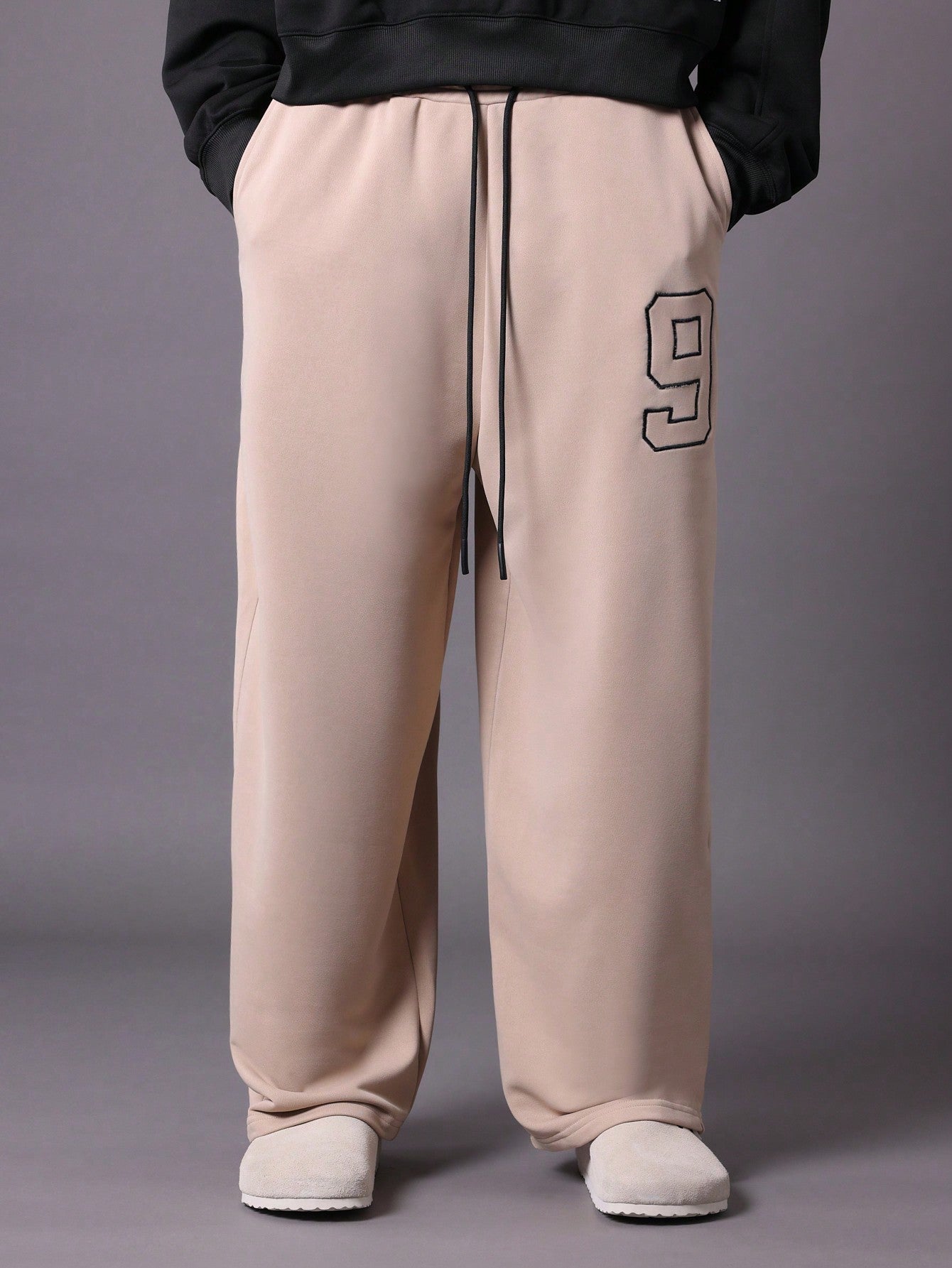 Crop Fit Overhead Hoodie And Contrast Colour Barrel Fit Sweatpants With Number Applique Embroidery 2 Piece Set