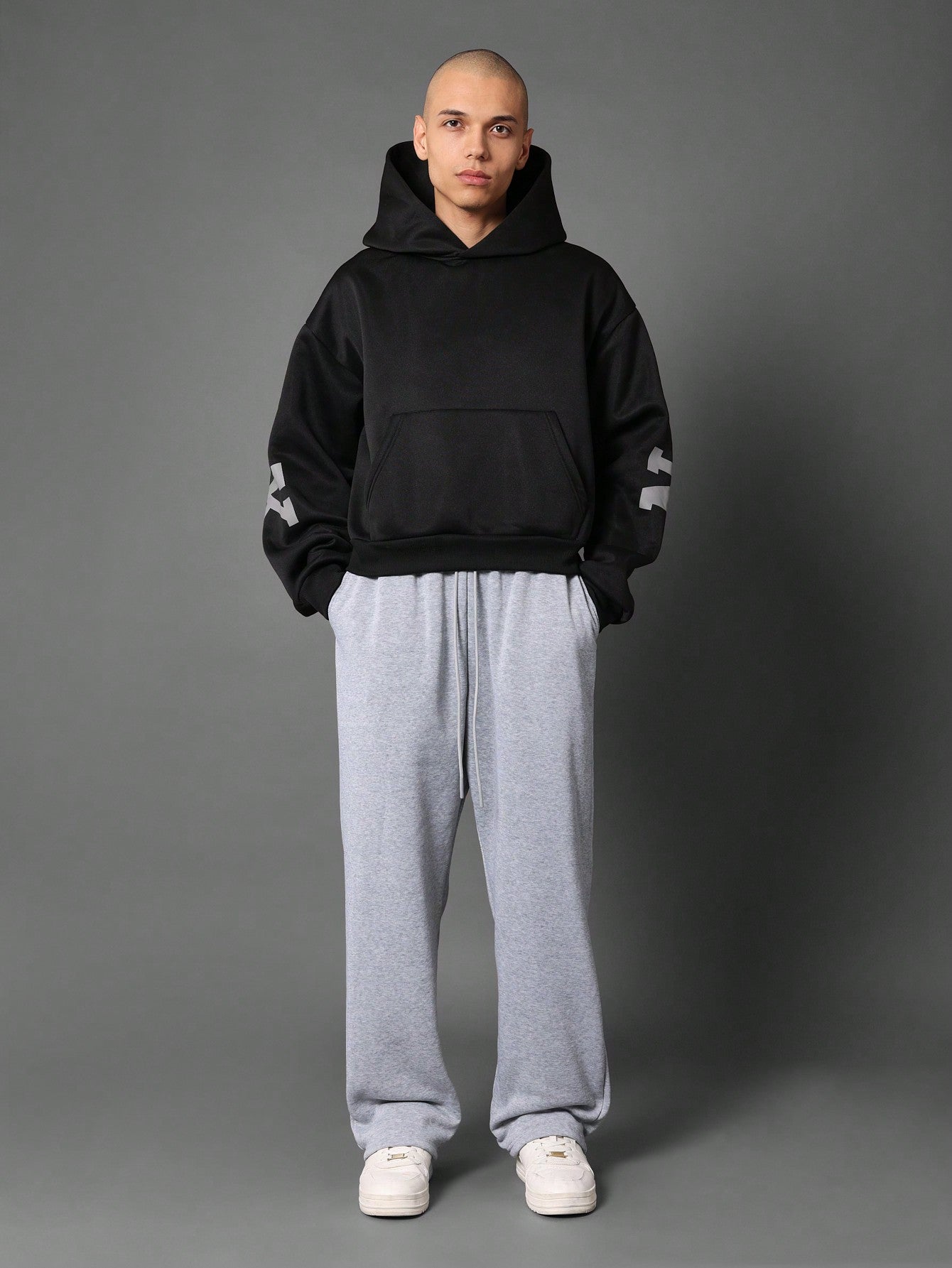 Crop Fit Overhead Hoodie With Large Graphic Print And Contrast Colour Straight Fit Sweatpants 2 Piece Set