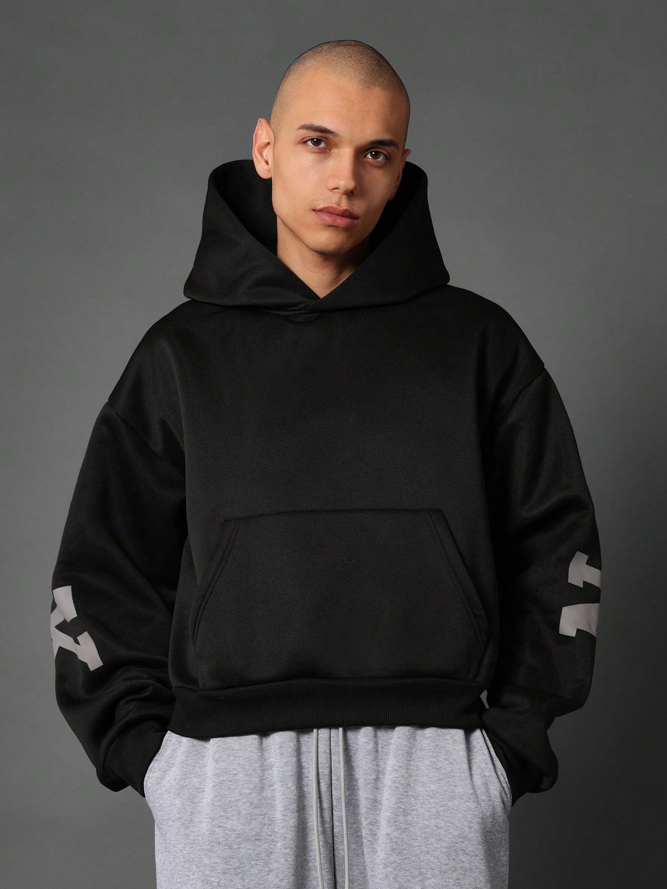 Crop Fit Overhead Hoodie With Large Graphic Print And Contrast Colour Straight Fit Sweatpants 2 Piece Set