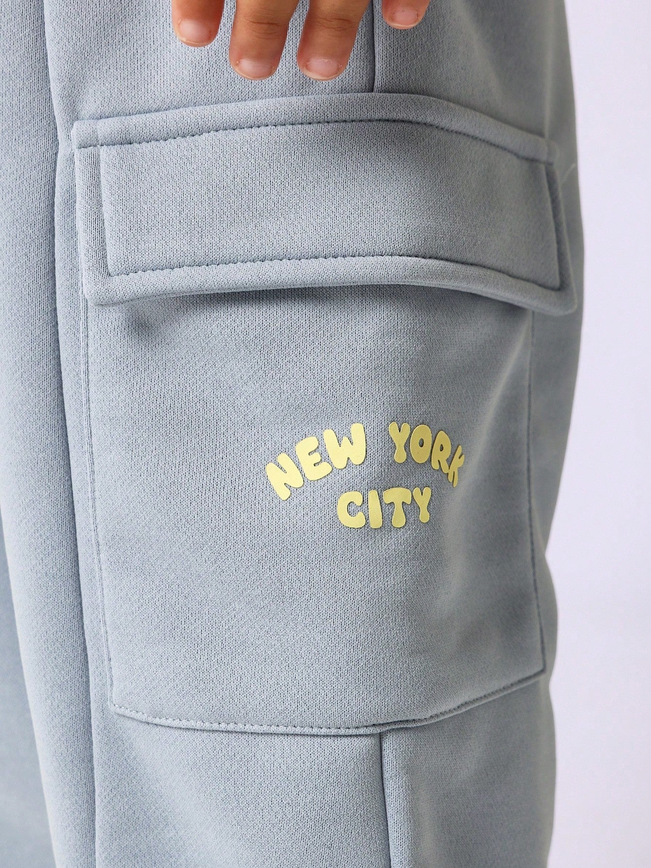 Young Boys Comfy Crewneck Sweatshirt And Cargo Jogger With New York City Graphic Print 2 Piece Set