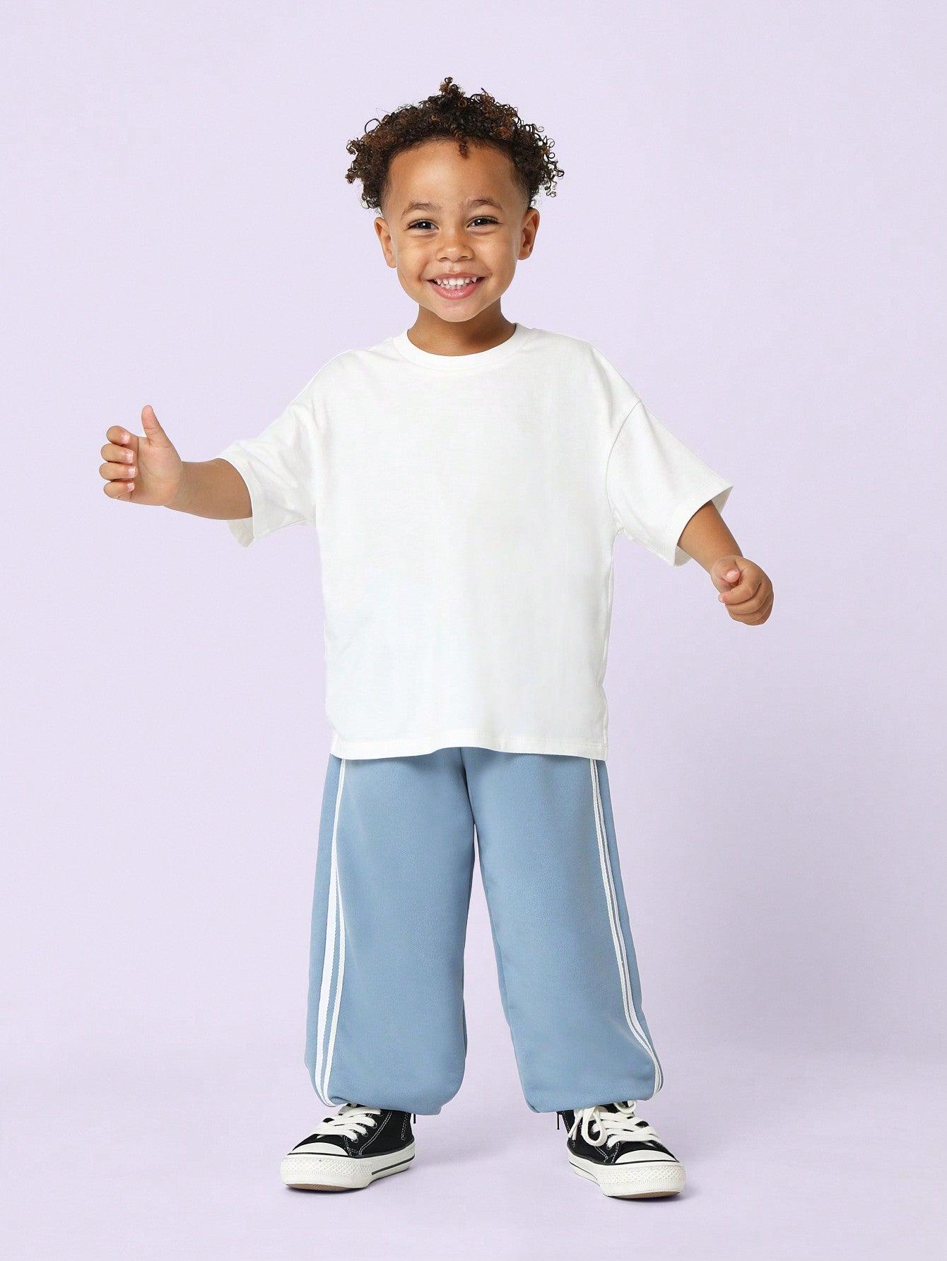 Young Boys Comfy Oversized Fit Short Sleeve Solid T-Shirt And Contast Colour Jogger 2 Piece Set