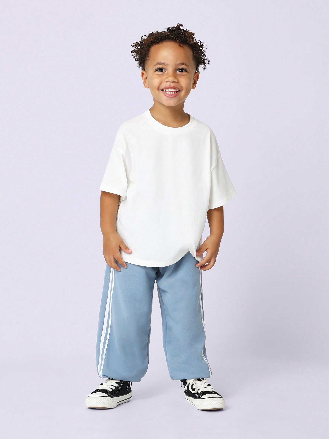 Young Boys Comfy Oversized Fit Short Sleeve Solid T-Shirt And Contast Colour Jogger 2 Piece Set