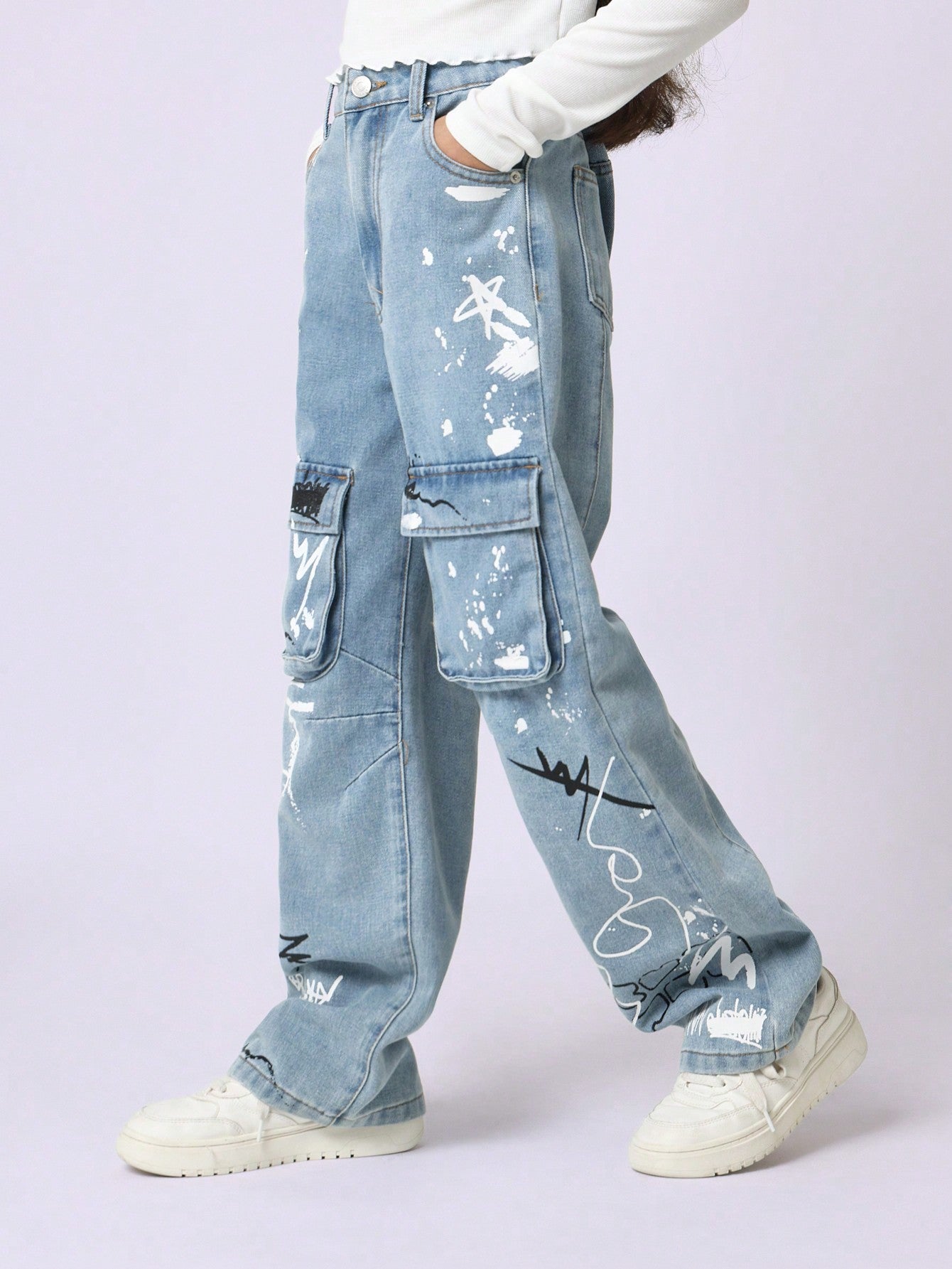 Tween Girls Baggy Fit Cargo Jeans With Graffiti Print And Splatter Paint