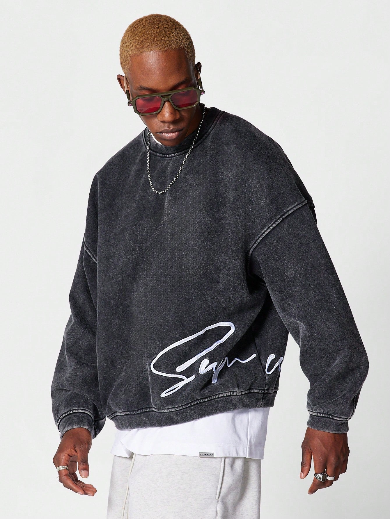 Oversized Fit Washed Sweatshirt With Front And Back Embroidery