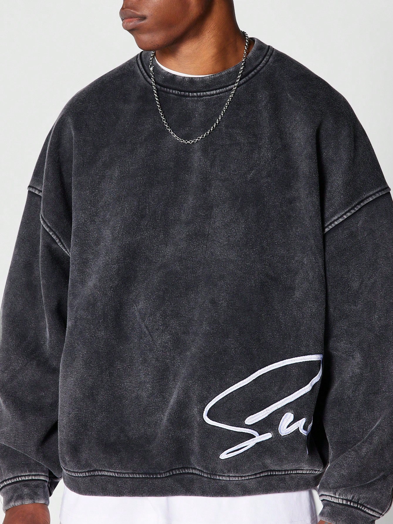 Oversized Fit Washed Sweatshirt With Front And Back Embroidery