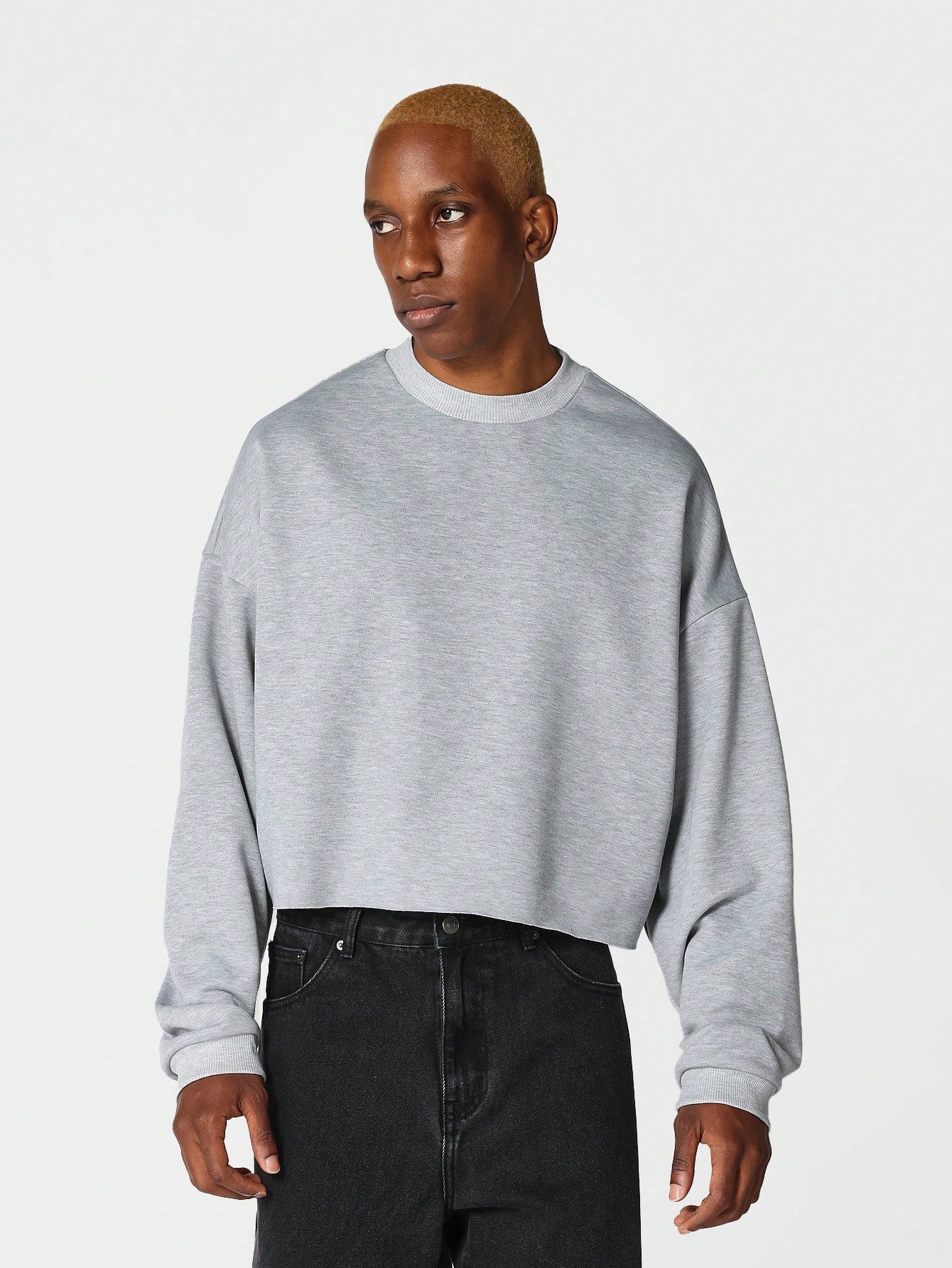 SWEATSHIRTS – SUMWON