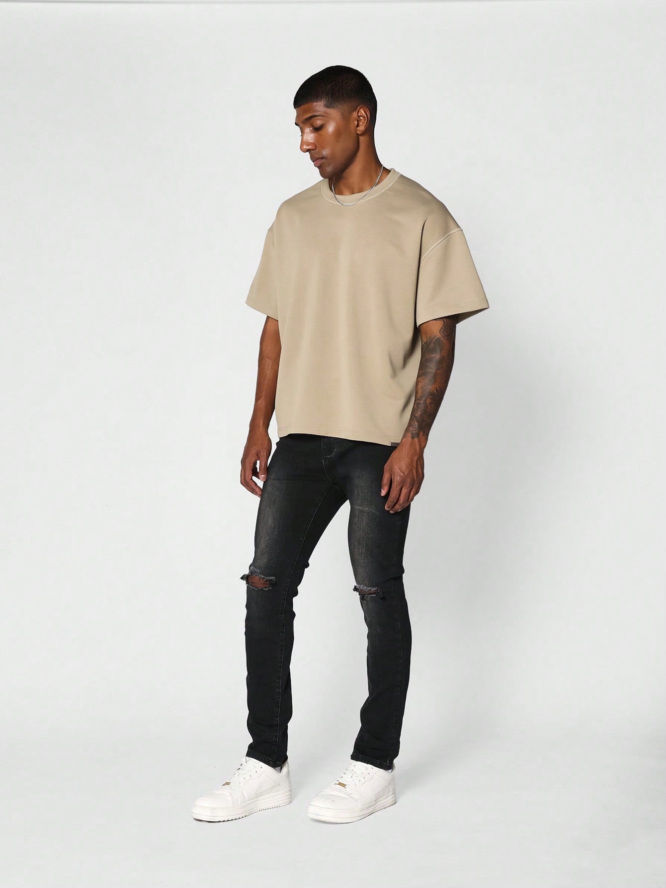 Skinny Fit Distressed Jean