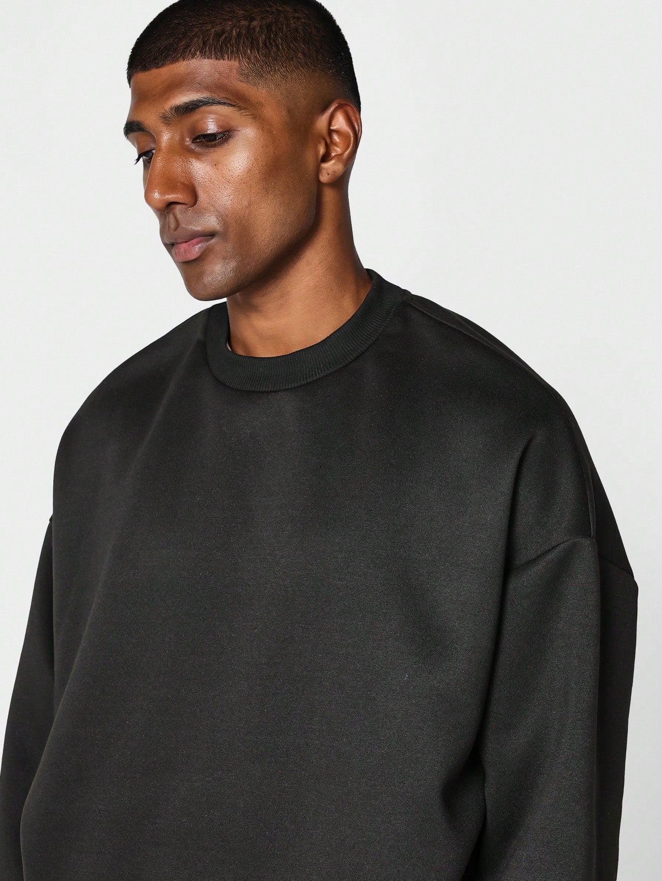 Regular Fit Crew Neck Sweatshirt With Side Pockets