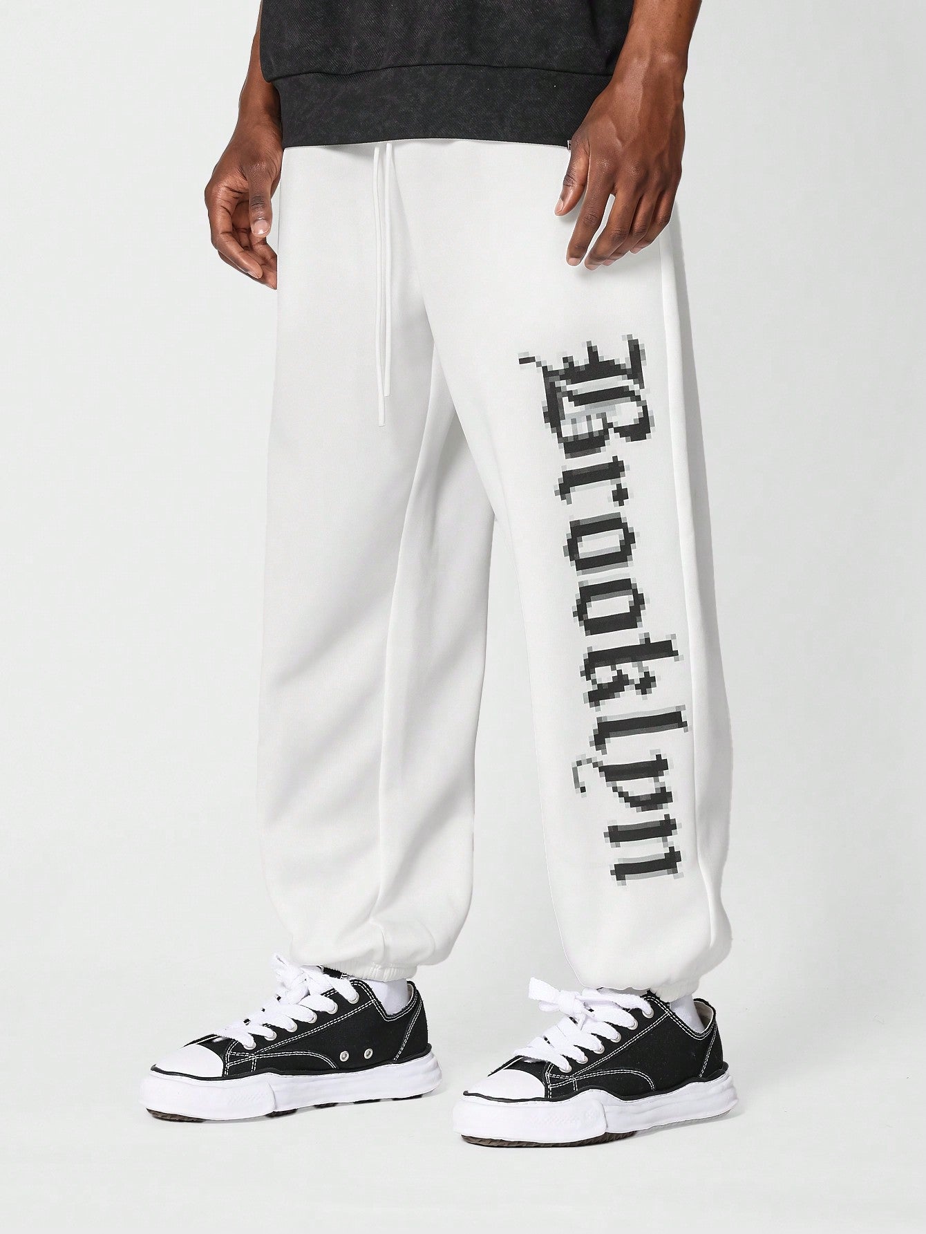 90s Jogger Pant With Front Graphic