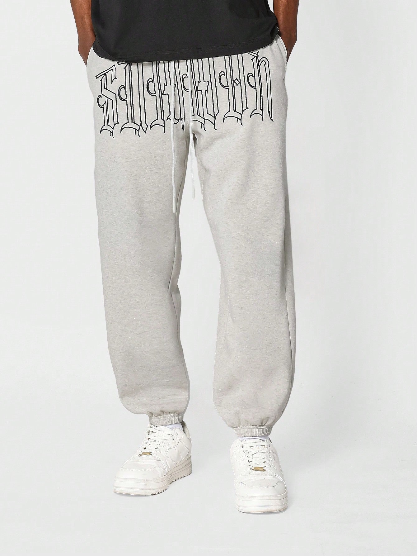 90s Jogger With Front Embroidery